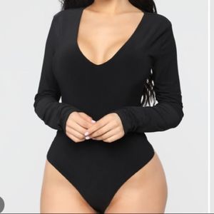 V Neck Bodysuit in Black Size XS